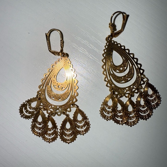 Jewelry - Gold Filigree Chandelier Drop Earrings With Lever Back Clasps